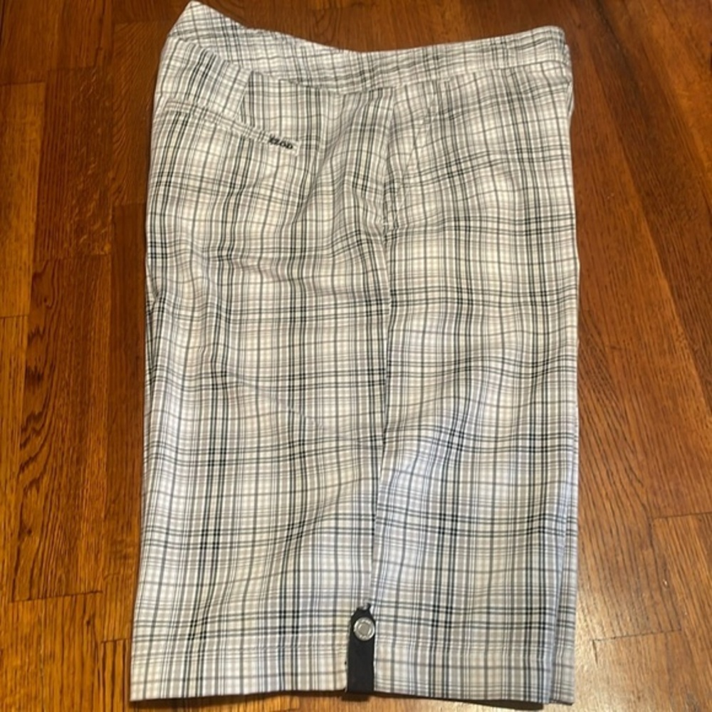 IZOD Womens Stretch Golf Short - size 4